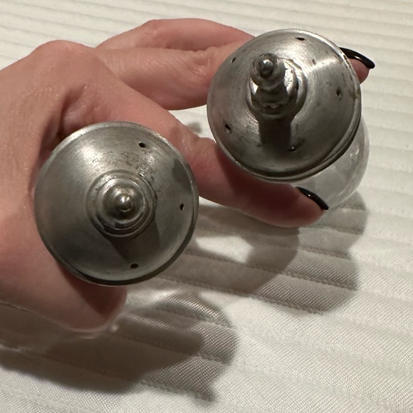 Southern Living at Home Astoria Collection Glass Salt Pepper Shakers - Picture 5 of 8